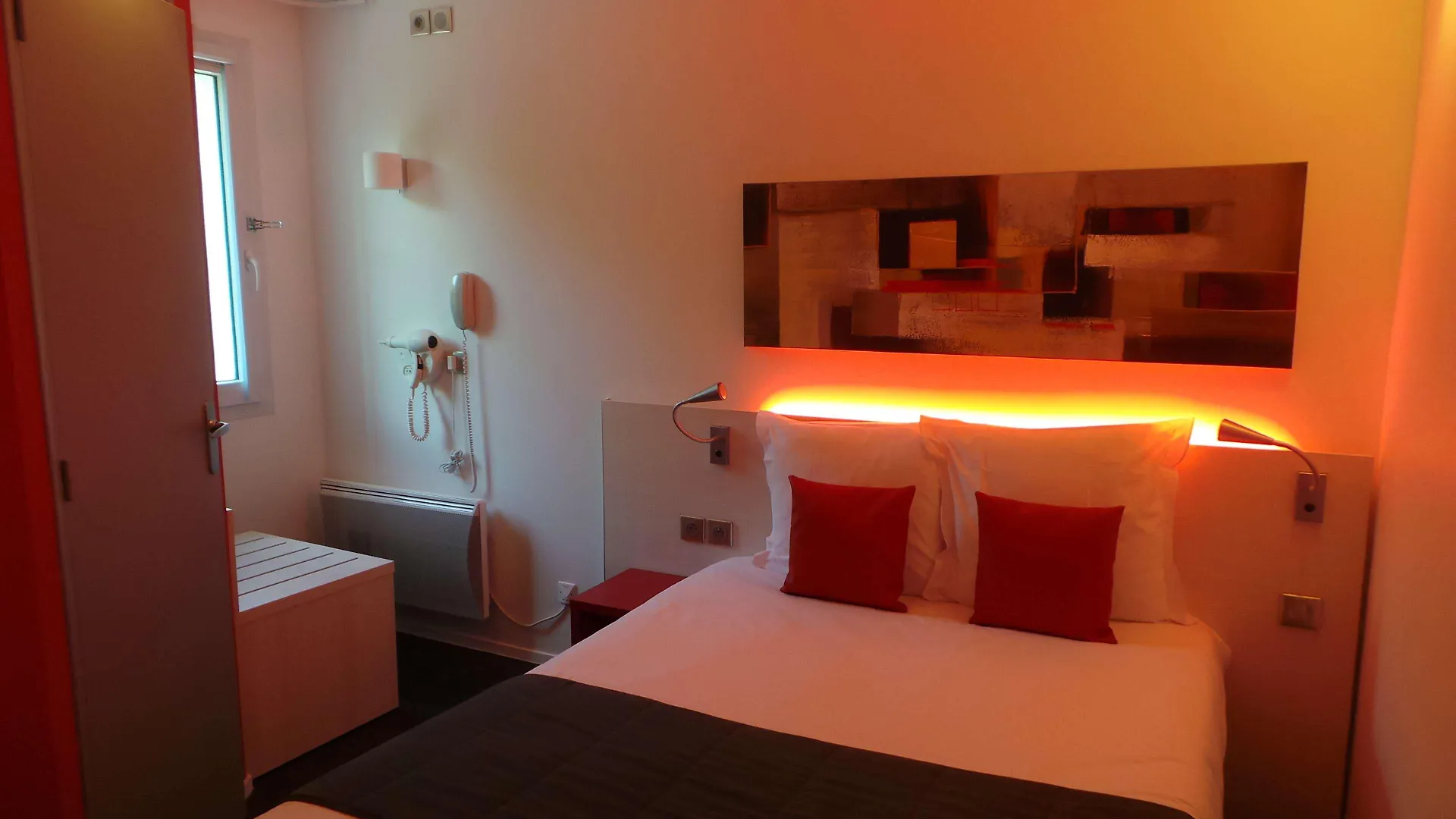 Kyriad Quimper Sud 2*,  France