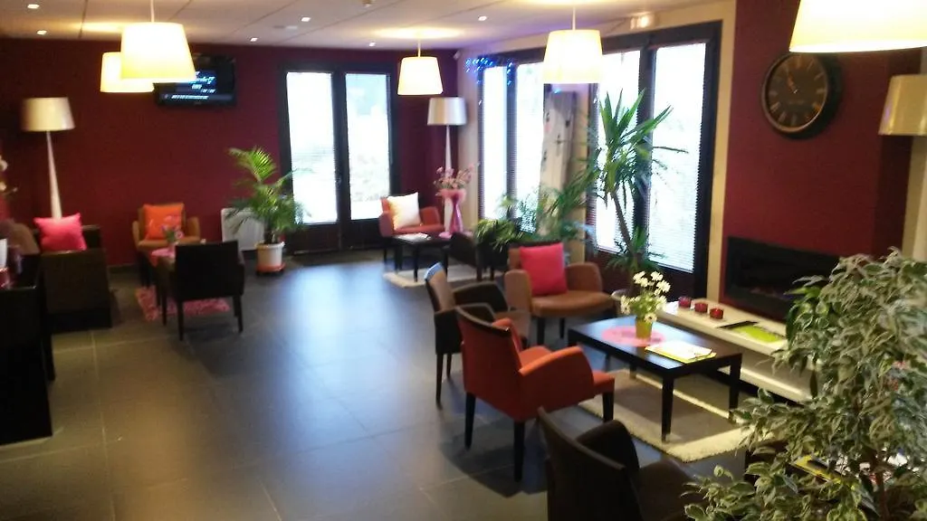 Kyriad Quimper Sud 2*,  France